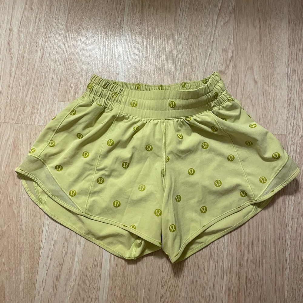 Lululemon hotty hot tall (4inch inseam) logo shorts